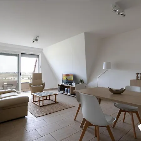 Newport Island Apartmán *